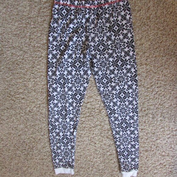 NWOT Cuddl Duds Thermal Knit XL Black White Snowflakes Pajama Base Layer Set - Picture 2 of 2